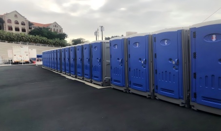 感谢中国！巴黎奥运会30万人如厕难问题，托普拉移动厕所惊艳亮相